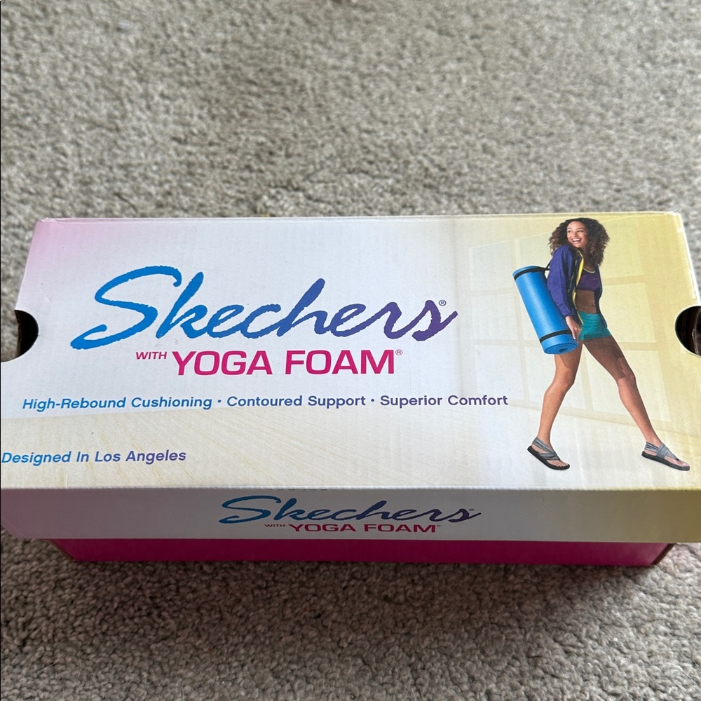 Skechers yoga foam embellished sandals. Navy. Size 7. New in box - Picture 5 of 5